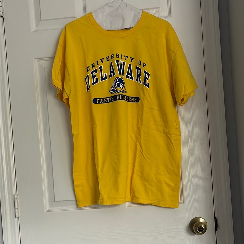 Gildan Yellow Short Sleeve Tee Vibrant Casual Top